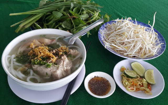 Tuyết Như - Bánh Canh & Bánh Tráng Rau Rừng