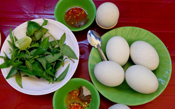 Quán Bé - Trứng Lộn - Ram Cuốn Cải & Ốc Hút