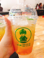 Trà xoài cam chanh 30k là món mới, vị lạ lạ không biết nên nói ngon hay dở, nhưng cũng đáng để thử.