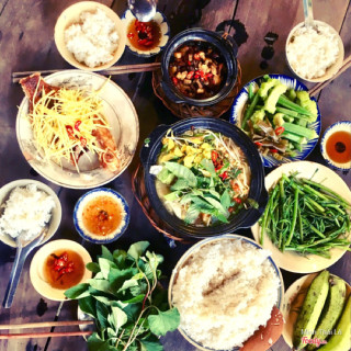 Phần cơm 4 người ăn