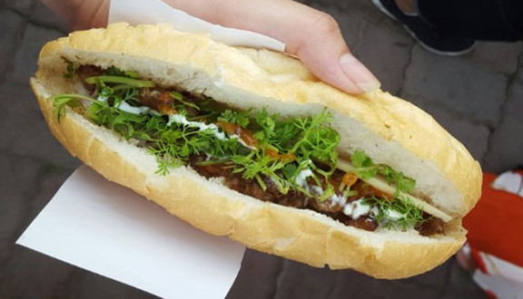 Bánh Mì Thịt Nướng