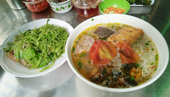 Ngoại Tôi - Canh Bún & Bún Riêu Cua Đồng