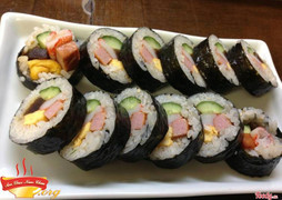 kimbap( cơm cuộn)