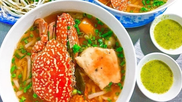 Bánh Canh Ghẹ & Bánh Canh Giò Heo Chị Hương - Hồ Bá Phấn