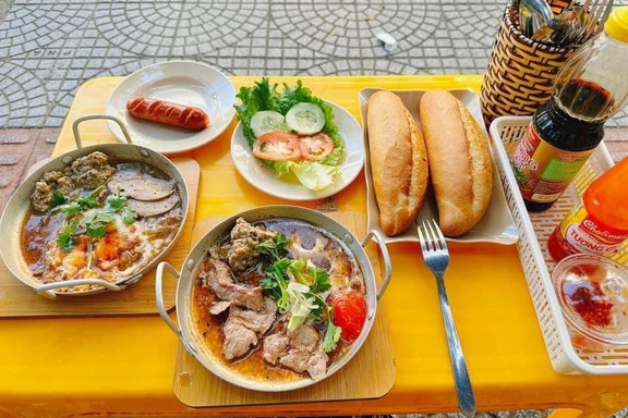 Bánh Mì Chảo & Ram Cuốn Cải - 75 Yên Bái