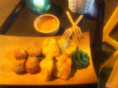 Hành thánh chiên - mì viên chiên