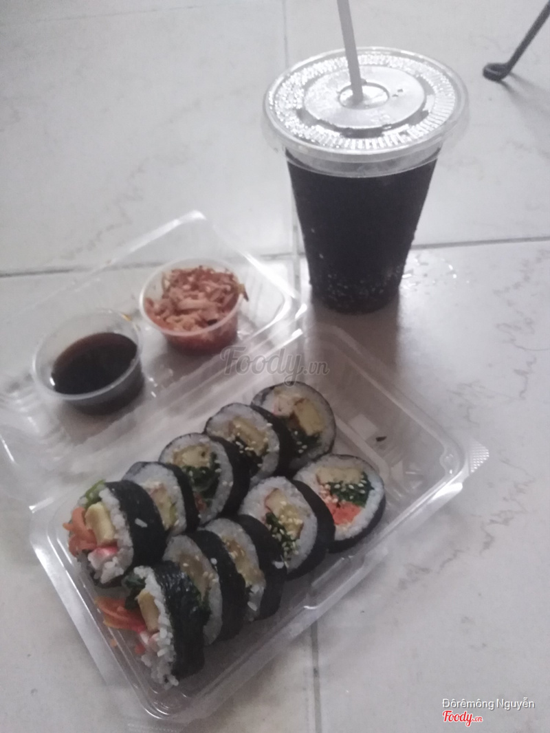 Combo kimbap tươi + Coca