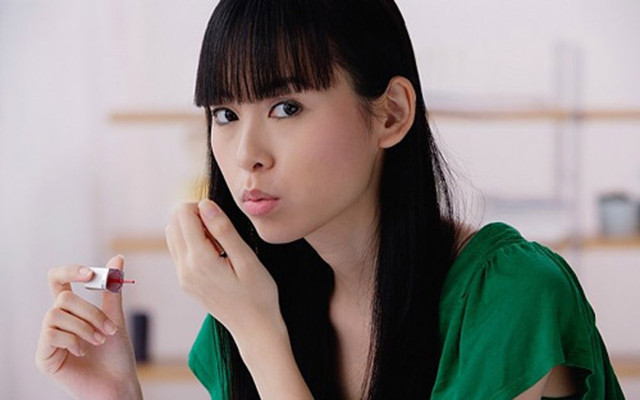 Cắt Tóc Thiên Nga - Tôn Đức Thắng