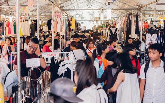 Saigon Holiday Market