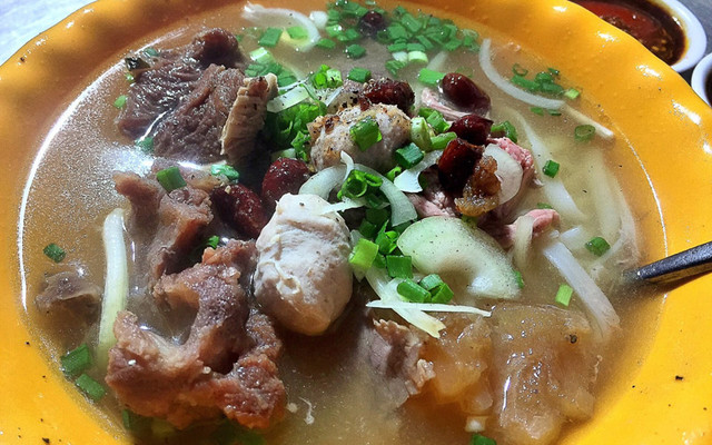 Hủ Tiếu Bò Viên Bình Dân - Nơ Trang Long
