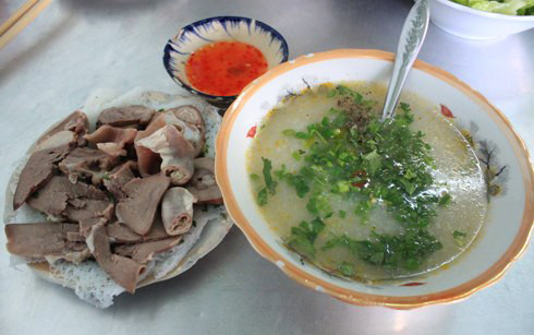 Ba Tầu - Cháo Lòng Tiết Canh