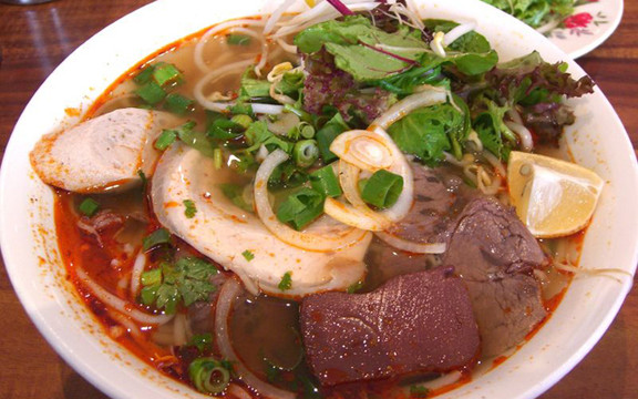 Bún Bò Huế Hồng Yến - Lê Văn Lương