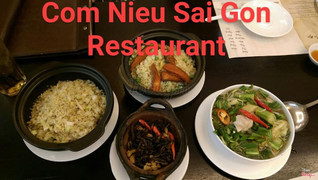 Mình và bạn mình, 2 đứa gọi nhiêu đây món nà. Các món ăn từ trái qua nà: ● Cơm chiên cá mặn gà xé ● Cơm chiên cá hồi ● Cá bống trứng kho tộ ● Canh chua cá bông lau (phần nhỏ)