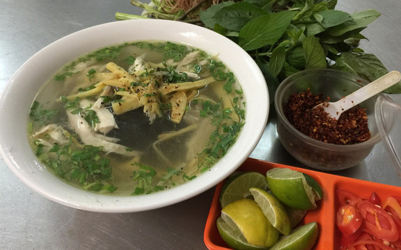 A Giàu - Bún Măng Giò Heo & Miến Gà