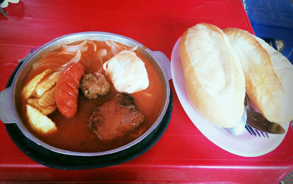 Bà Dưỡng - Bánh Mì Chảo