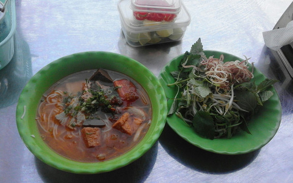 Bún Riêu & Bánh Mì