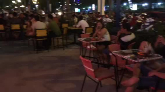 Quán cafe nhạc sống siêu đông