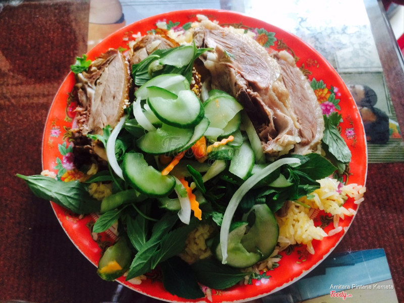 Cơm vịt luộc và vịt nướng. Giá 30k 1 đĩa