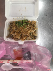 Quán có món mới order thử cơm bò xào sate cay cay hoà quyện với cơm vừa miệng cộng tỏi phi thơm dậy mùi hiếm có chỗ nào bán món này àh món này là mình order riêng nha món này ko có trên menu nha món này mình đặt thêm chung với đơn nui thịt bầm trứng 