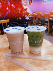 Mình gọi Assam Hồng Trà Sữa và Matcha Nhật Bản Sữa tươi cả 2 đều thêm trân châu trắng uống khá là ok, thái độ phục vụ của nhân viên tốt, ncl ổn mng nên ghé qua