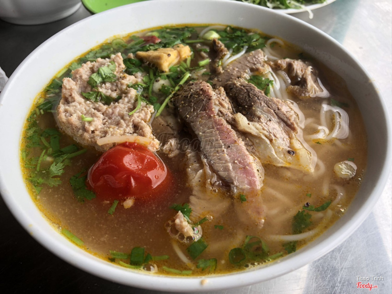 Bún riêu bò