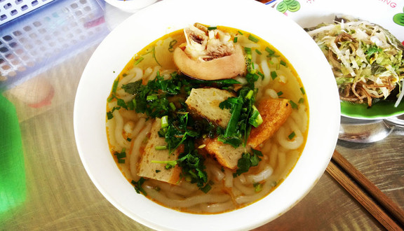 Bánh Canh Giò Heo - Trần Phú