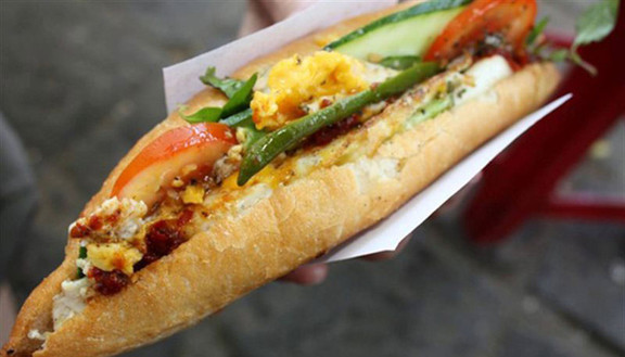 Bánh Mì Chả Cá & Bánh Mì Ốp La - Dương Bá Trạc