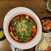 런던 깻잎 떡볶이
Bánh Gạo Tokbokki.