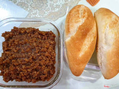 Pate hải phòng xịn xò mình tui 2 ổ bánh mì hết luôn hộp pate hồi nào ko hay :))