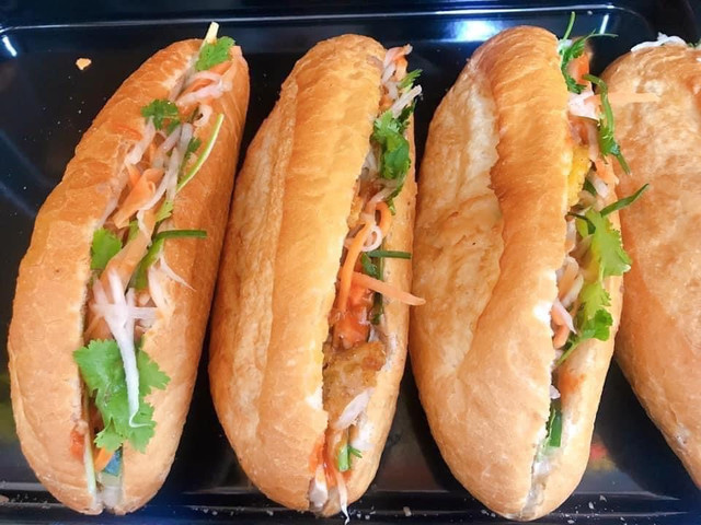 Tiệm Bánh Mì Thịt Nướng - Bánh Mì Patê