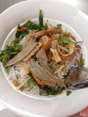 Bún trộn vịt