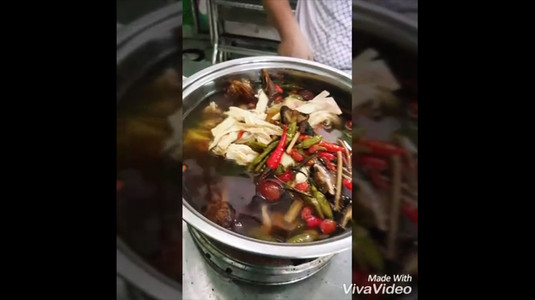 Gà tiềm nhà đôi