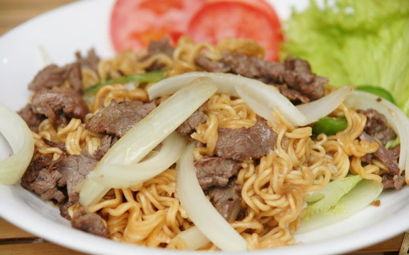 Nui & Mì Xào Bò - Bùi Thị Xuân