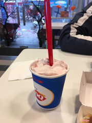 Kem blizzard cheesecake dâu