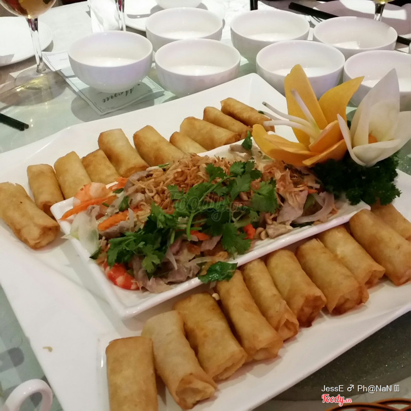 Gỏi tôm thịt + chả giò