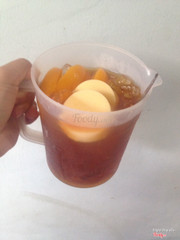 Trà đào mua về nhà, miếng đào to ăn phủ phê, bánh plan beo béo ngọt vừa ăn siêu thơm! Mua ly nhỏ mà đầy quá nên cô chủ cho thêm đá riêng! Nói chung cực thích luôn ❤️❤️❤️