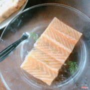 cá hồi sashimi