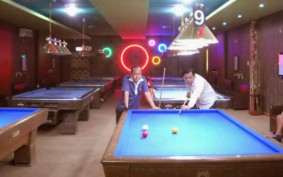 Liên Lục Địa Billiard