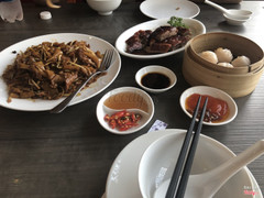 Ăn trưa... rất ok