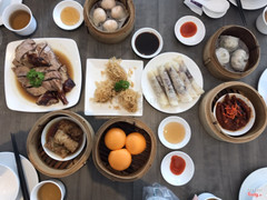 Nửa con vịt và một set dimsum