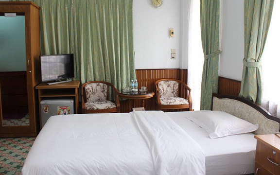 Tuyết Quỳnh Hotel