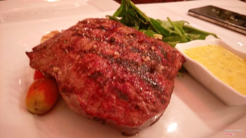 rib eye 300g medium rare sốt kem 585k+