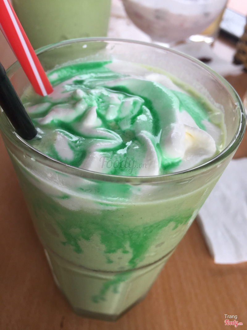 Matcha bạc hà khi mới bưng ra, ko có thiện cảm rùi. 