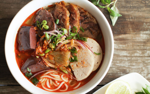 Bún Bò Huế & Bánh Canh Cua