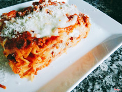 Lasagne( traditional Lasgana with Bolognese, parmesan adn white sauce) - 120000