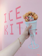 Kem egg waffle Trà xanh + Dâu tây