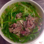 Phở đùi tái