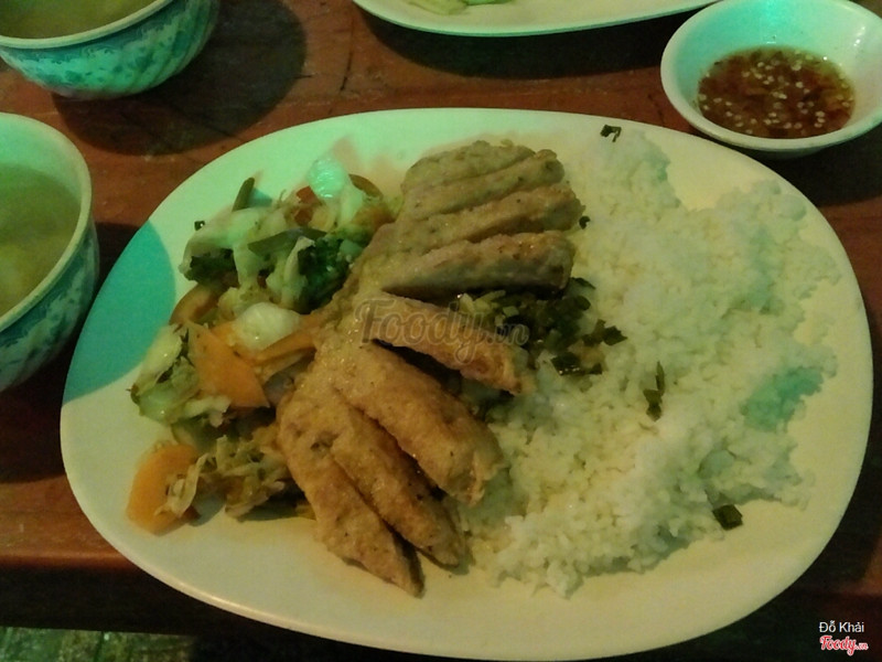 Cơm chả cá