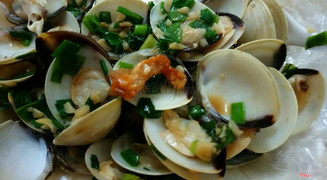 Nghêu xào mỡ hành 40k