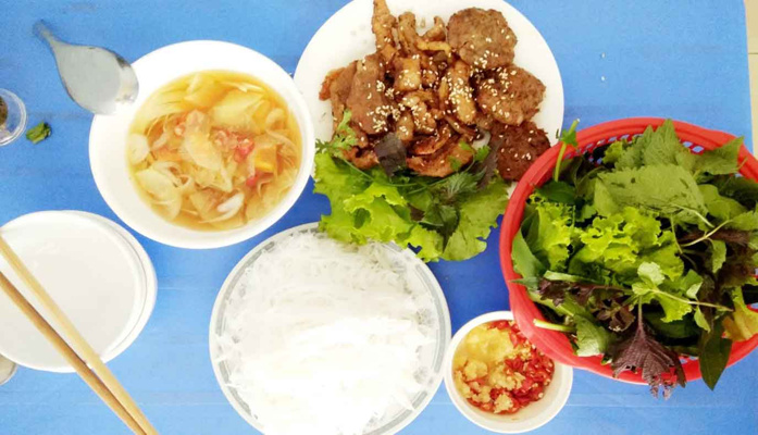 Bún Chả Quạt - Chùa Hàng